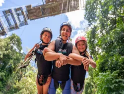 Giant Swing - Skypark Cairns by AJ Hackett